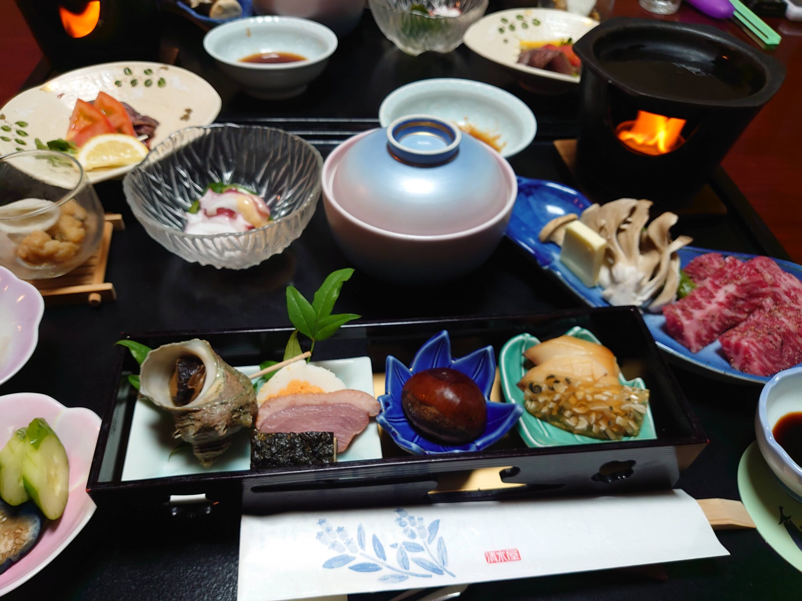 地元食材を使った清水屋旅館の季節の懐石料理。那須の旬を味わえる夕食膳。	地元食材を使った清水屋旅館の季節の懐石料理。那須の旬を味わえる夕食膳。